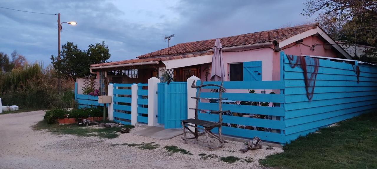 Une Maison Sur Une Presqu'Ile Пор-Сен-Луи-дю-Рон Экстерьер фото